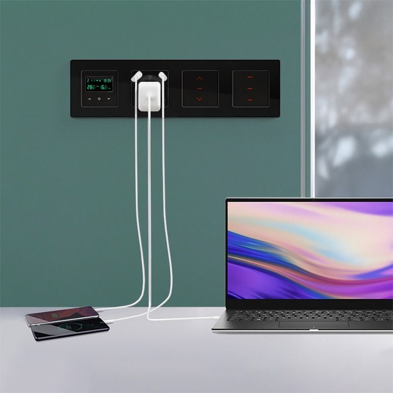 Inteligentne gniazdo ścienne WiFi Avatto N-WOT10-USB-B USB i USB-C TUYA &ndash; czarne