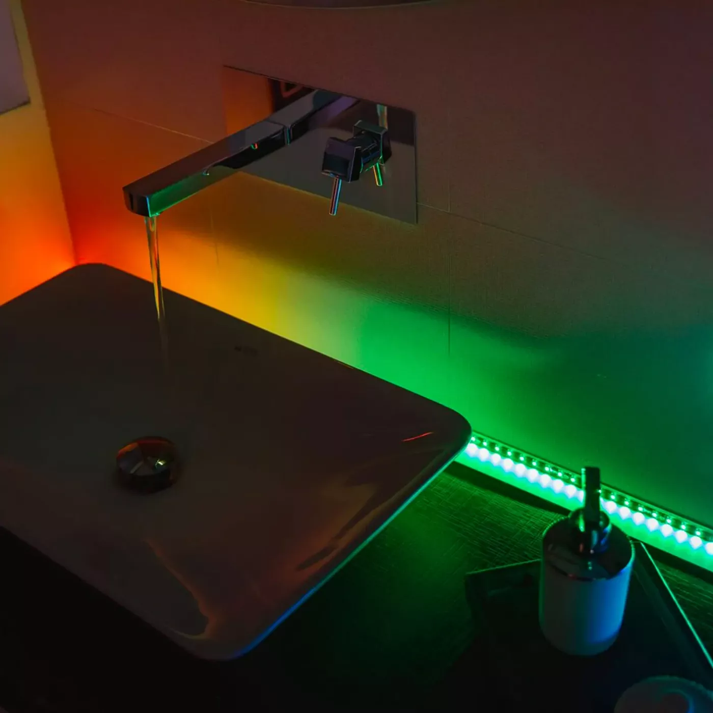 Inteligentna taśma LED Twinkly Line - Starter Kit, RGB LED, 1.5 Meters, Black Strip, Plug Type C